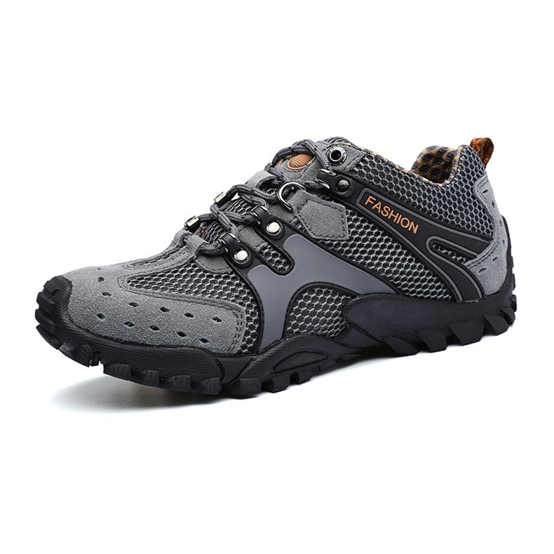 2020/358 Outdoor hiking shoes wear-resistant walking shoes