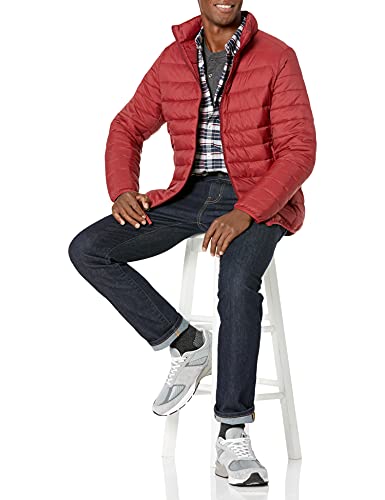 Amazon Essentials Men's Lightweight Water-Resistant Packable Puffer Jacket, Brick Red, Medium