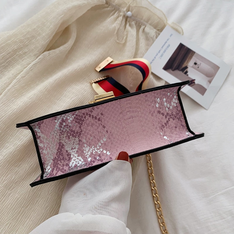 Women&#39;s shoulder bag personality pattern luxury design love lock women Messenger bag high quality discount bags for women 2019