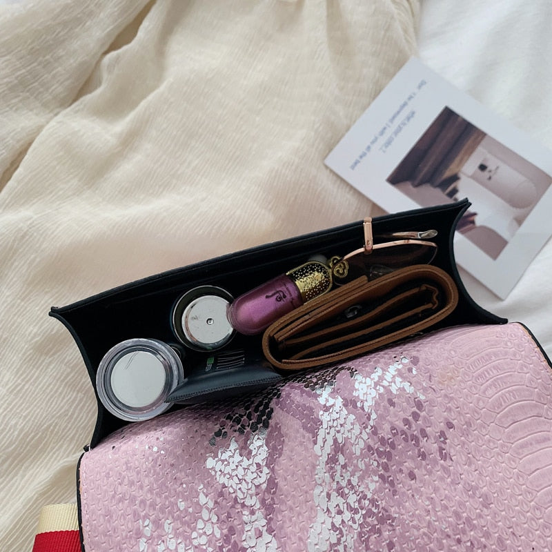 Women&#39;s shoulder bag personality pattern luxury design love lock women Messenger bag high quality discount bags for women 2019