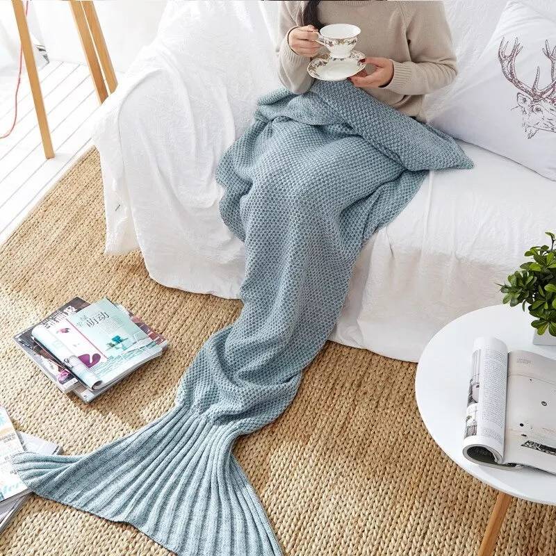 In autumn and winter of 2021, wearable lamb cashmere lazy blanket, men and women can wear home leisure Plush sweater