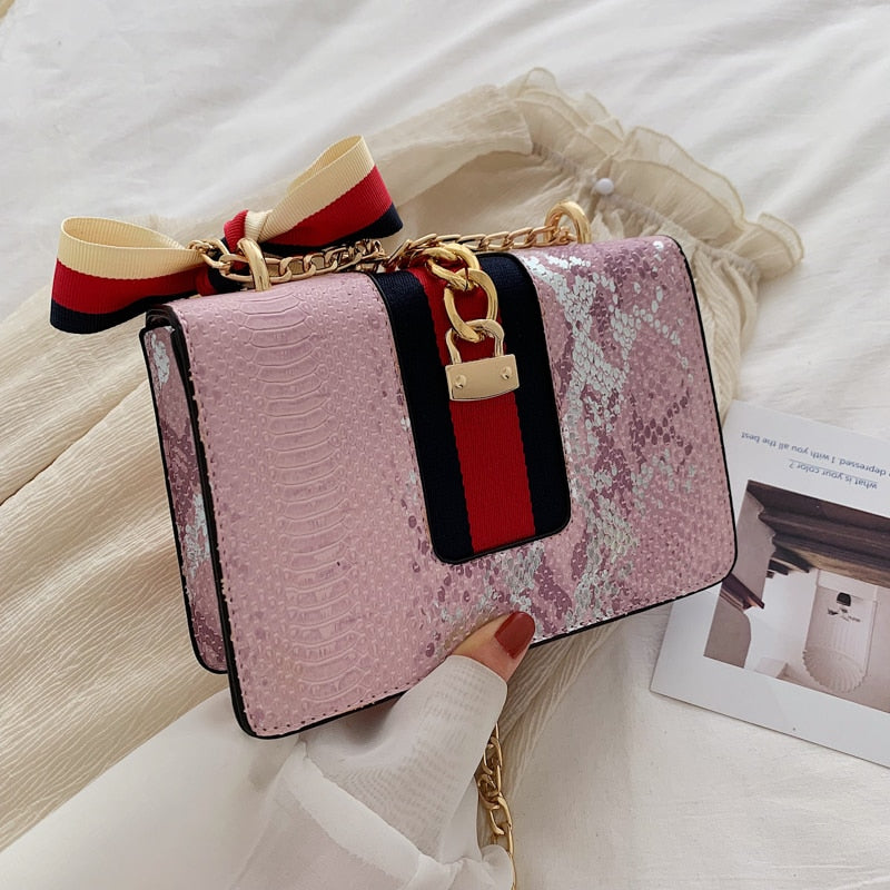 Women&#39;s shoulder bag personality pattern luxury design love lock women Messenger bag high quality discount bags for women 2019