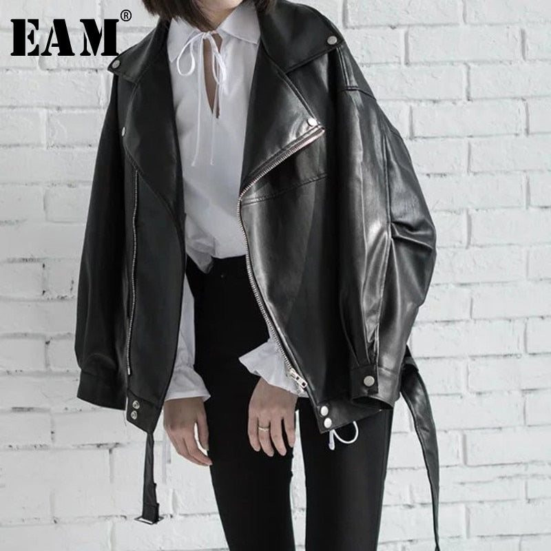 [EAM] High Quality 2022 Spring Black PU Leather Loose Turn-down Collar Zipper Fashion New Women's Wild Jacket LA938